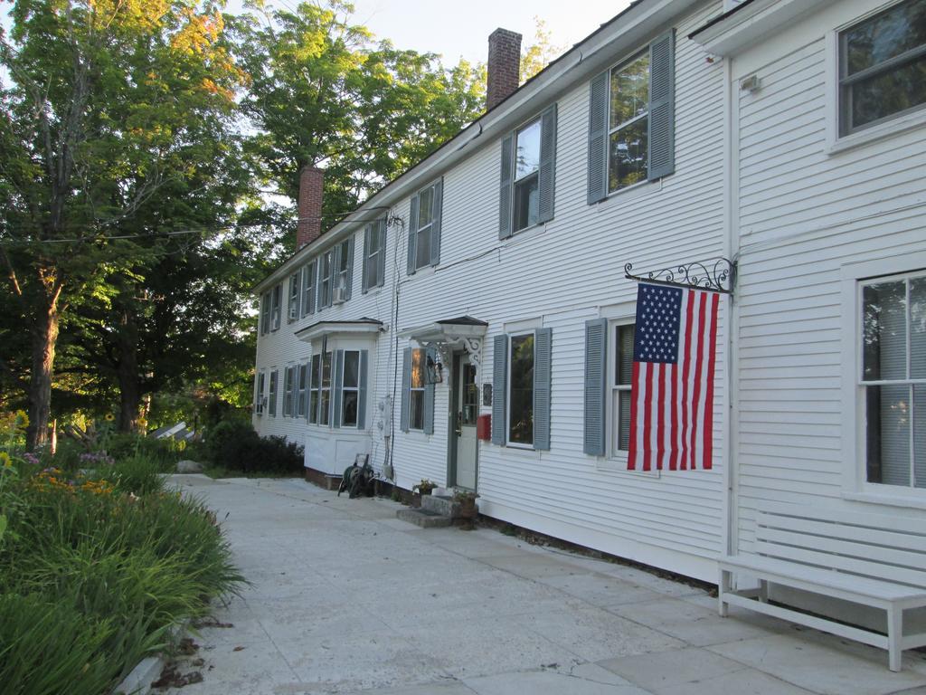 The Bridges Inn At Whitcomb House B&B Swanzey Exterior photo