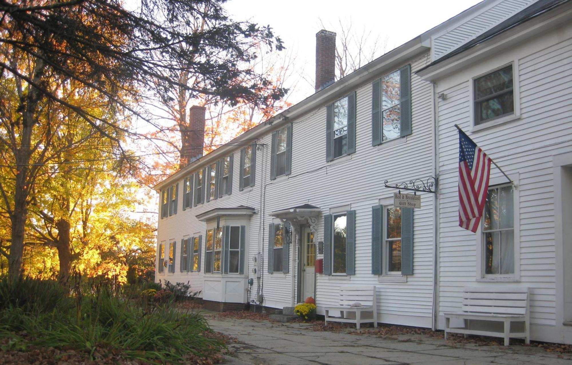 The Bridges Inn At Whitcomb House B&B Swanzey Exterior photo