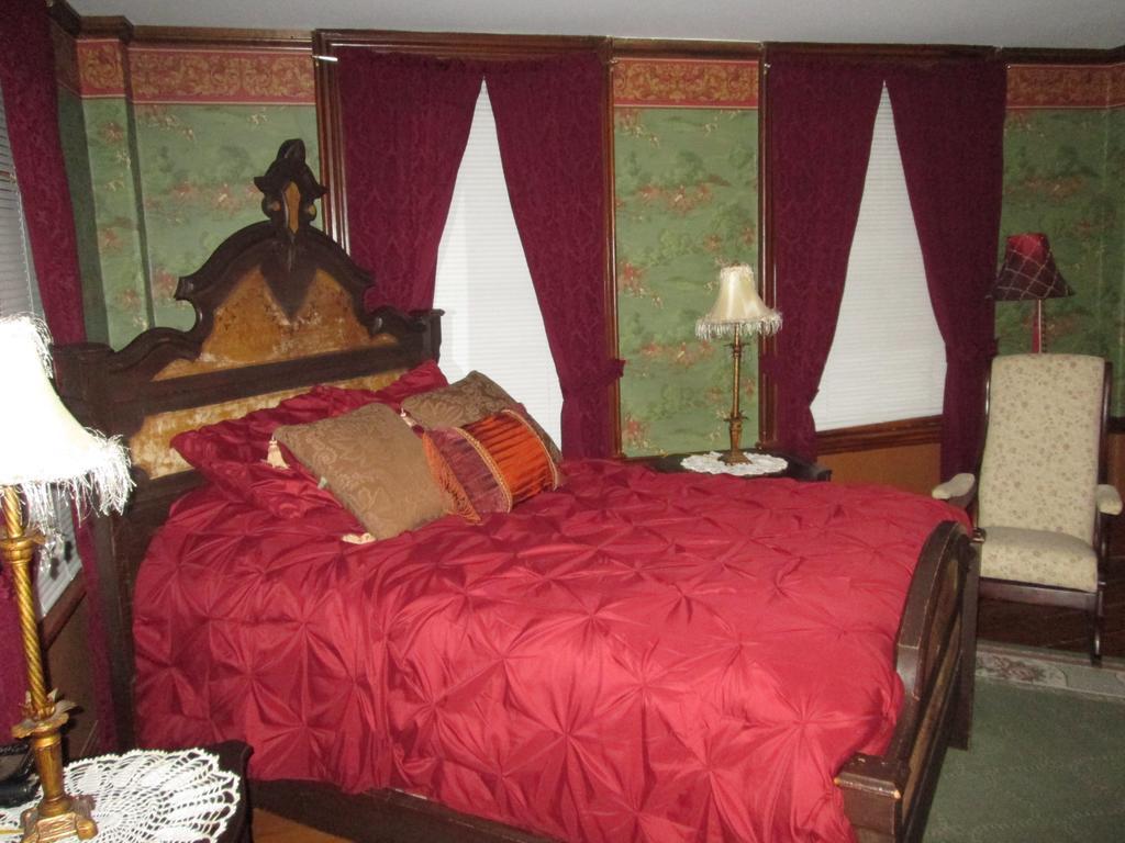 The Bridges Inn At Whitcomb House B&B Swanzey Exterior photo